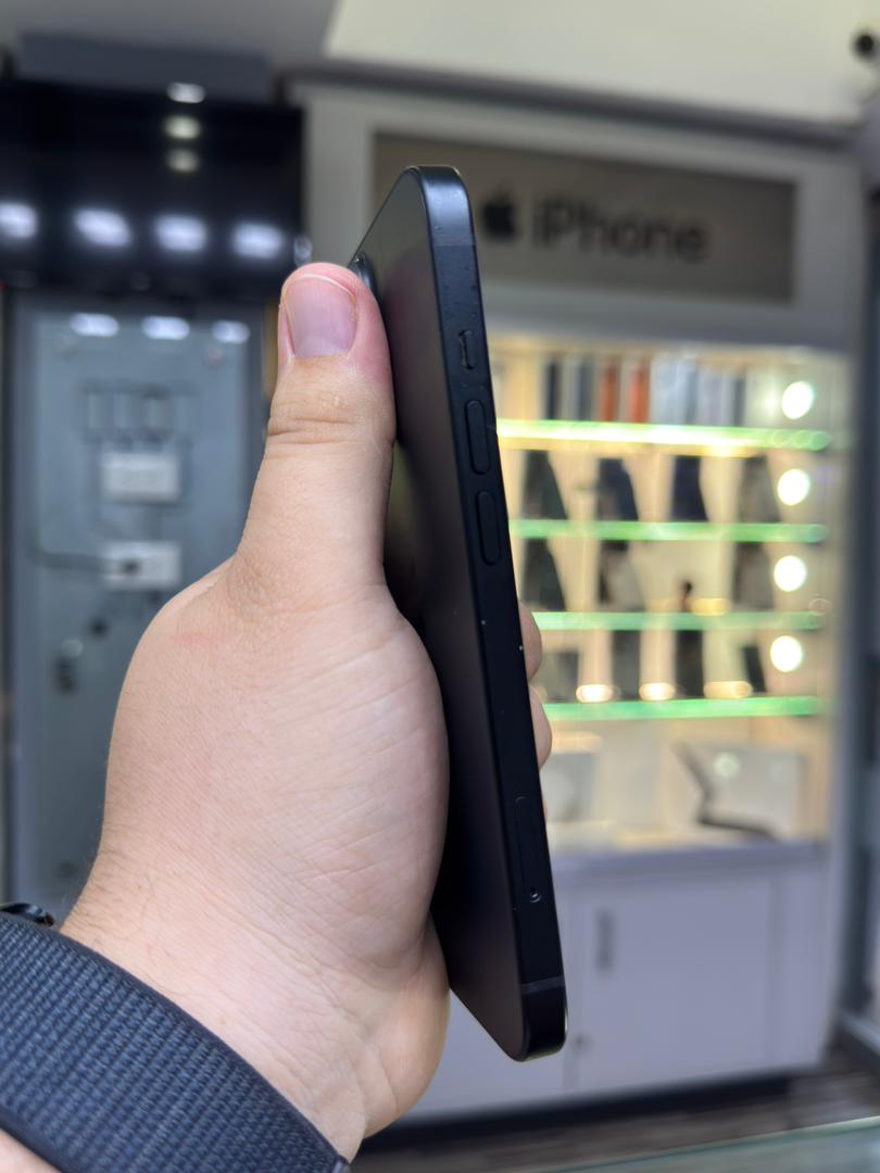 Apple iPhone 15 256 Gb Negro (e-Sim) Bateria 86% Like New