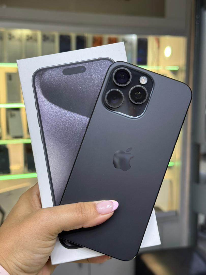 Apple iPhone 15 Pro Max 512 Gb (Single Sim) Titanio Negro Batería 86% Like New