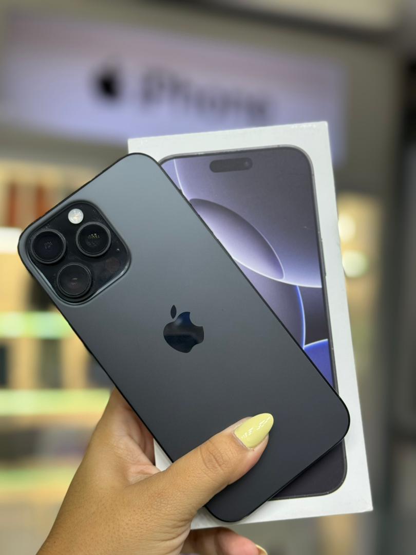 Apple Iphone 16 Pro Max 512 GB Black Titanium (e-Sim) Batería 96% Like New