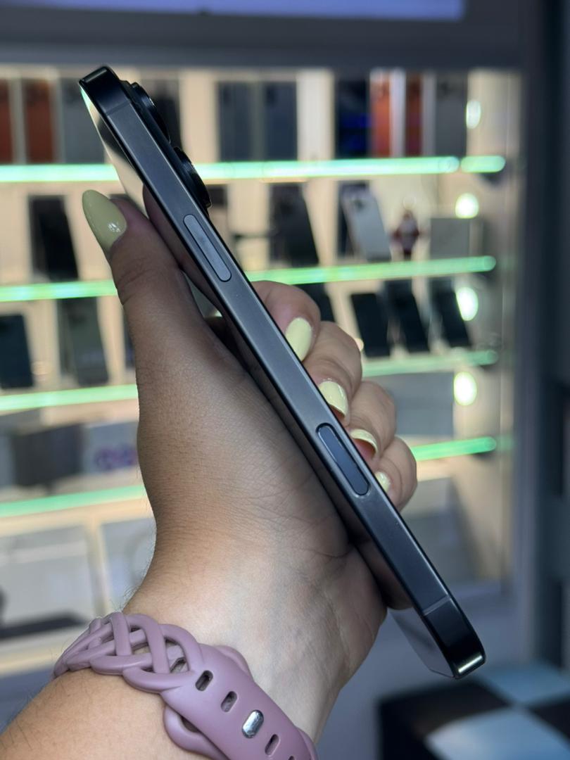 Apple Iphone 16 Pro Max 512 GB Black Titanium (e-Sim) Batería 96% Like New