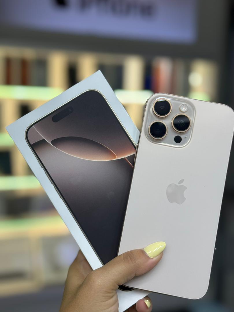 Apple Iphone 16 Pro Max 256GB Desert Titanium (e-Sim) Batería 92% Like New