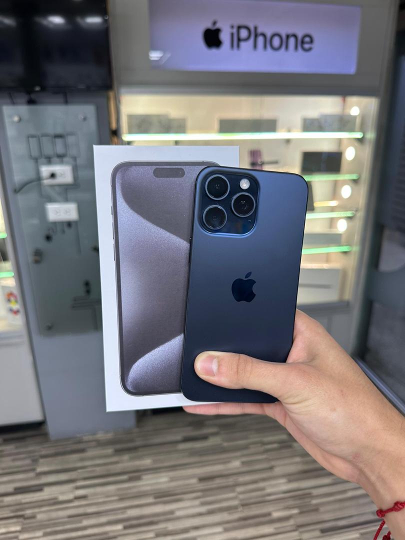 Apple iPhone 15 Pro Max 256 Gb Titanio Azul (Single-Sim)  Batería 91% Like New