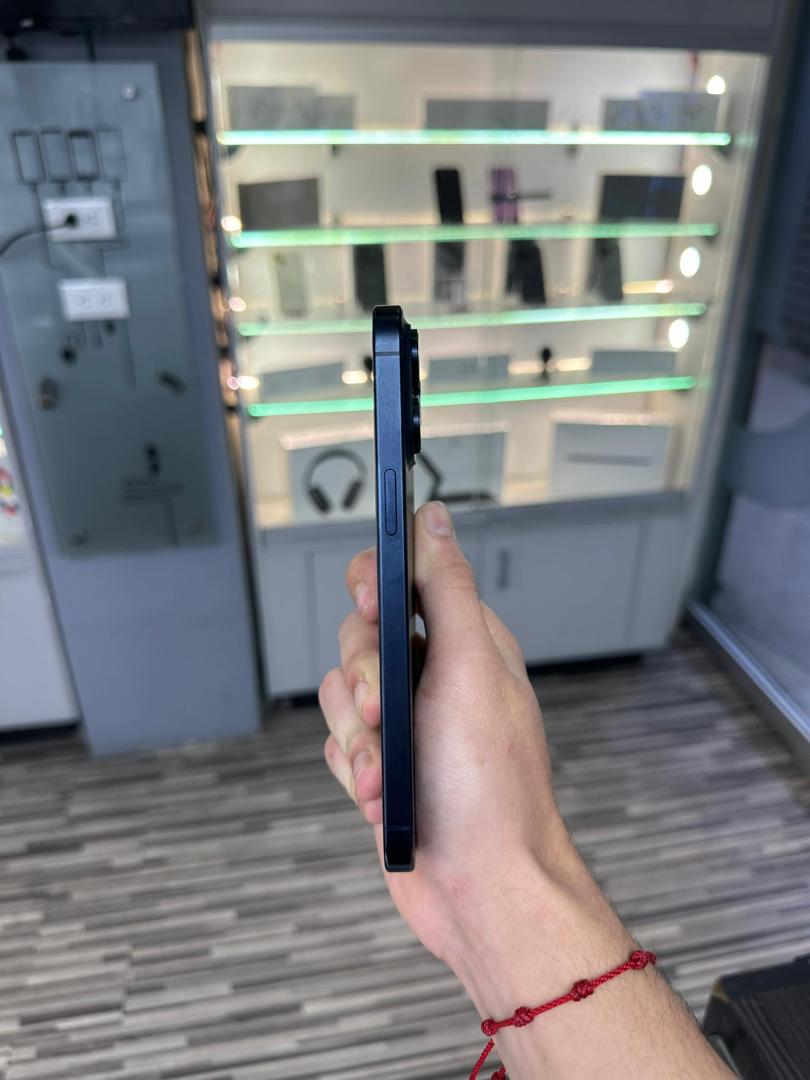 Apple iPhone 15 Pro Max 256 Gb Titanio Azul (Single-Sim)  Batería 91% Like New