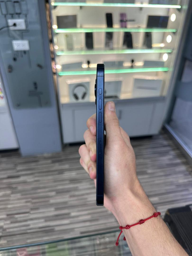 Apple iPhone 15 Pro Max 256 Gb Titanio Azul (Single-Sim)  Batería 91% Like New