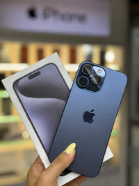 Apple iPhone 15 Pro Max 256 Gb Titanio Azul (e-Sim)  Batería 87% Like New Cashea