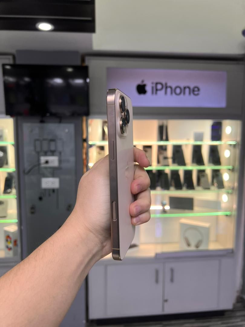 Apple Iphone 16 Pro Max 256GB Desert Titanium (e Sim) Batería 89% Like New