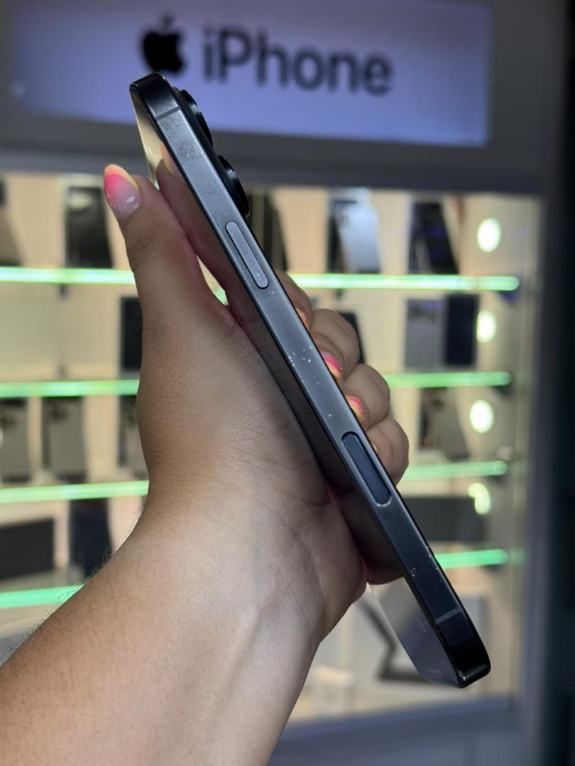 Apple Iphone 16 Pro Max 256 GB Black Titanium (e-Sim) Batería 95% Like New